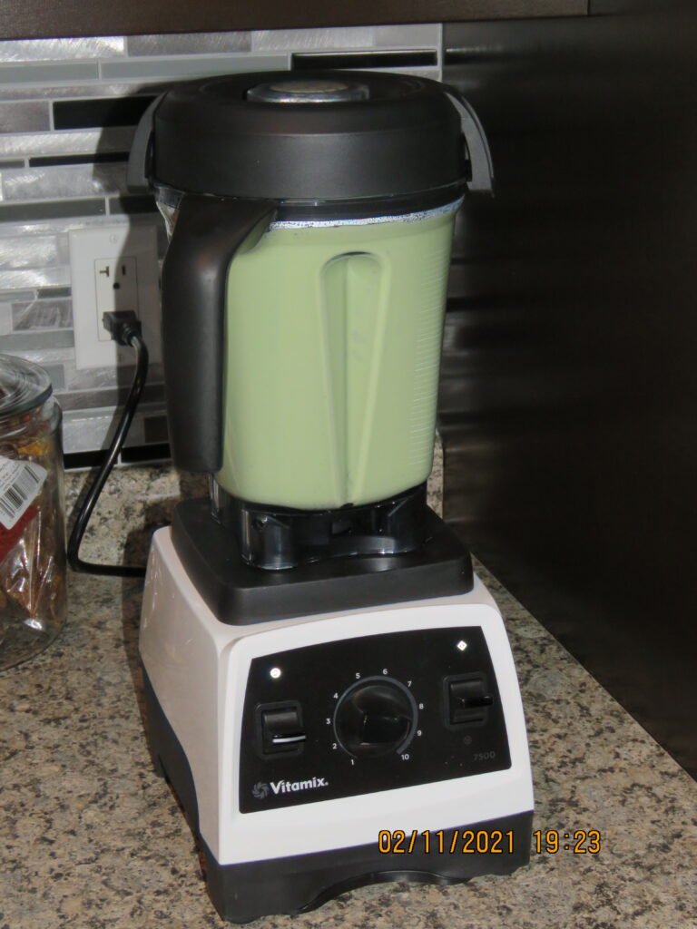 Vitamix 7500 with broccoli soup 2