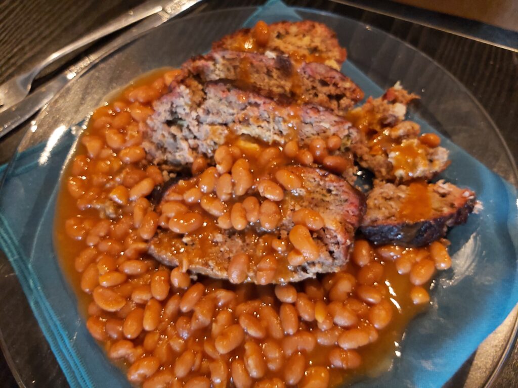 smoked meat loaf with baked beans 3